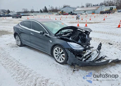 2019 Tesla Model 3 z USA, uszkodzony, nr VIN 5YJ3E1EA5KF302538